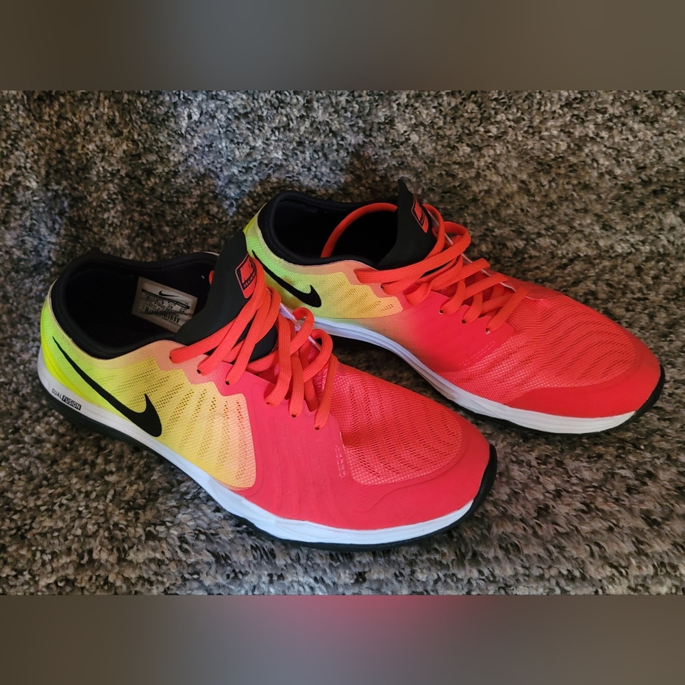 NIKE WOMEN'S 8 DF DUAL FUSION TR4 BRIGHT CRIMSON Ombre red pink yellow Shoes